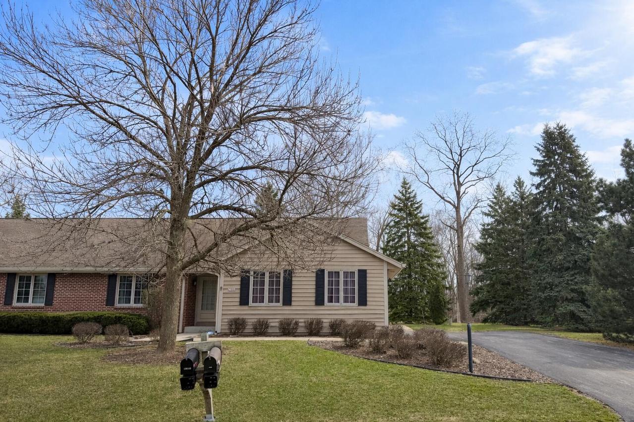 4780 Cara Marie Ct #B, Brookfield, WI 53005