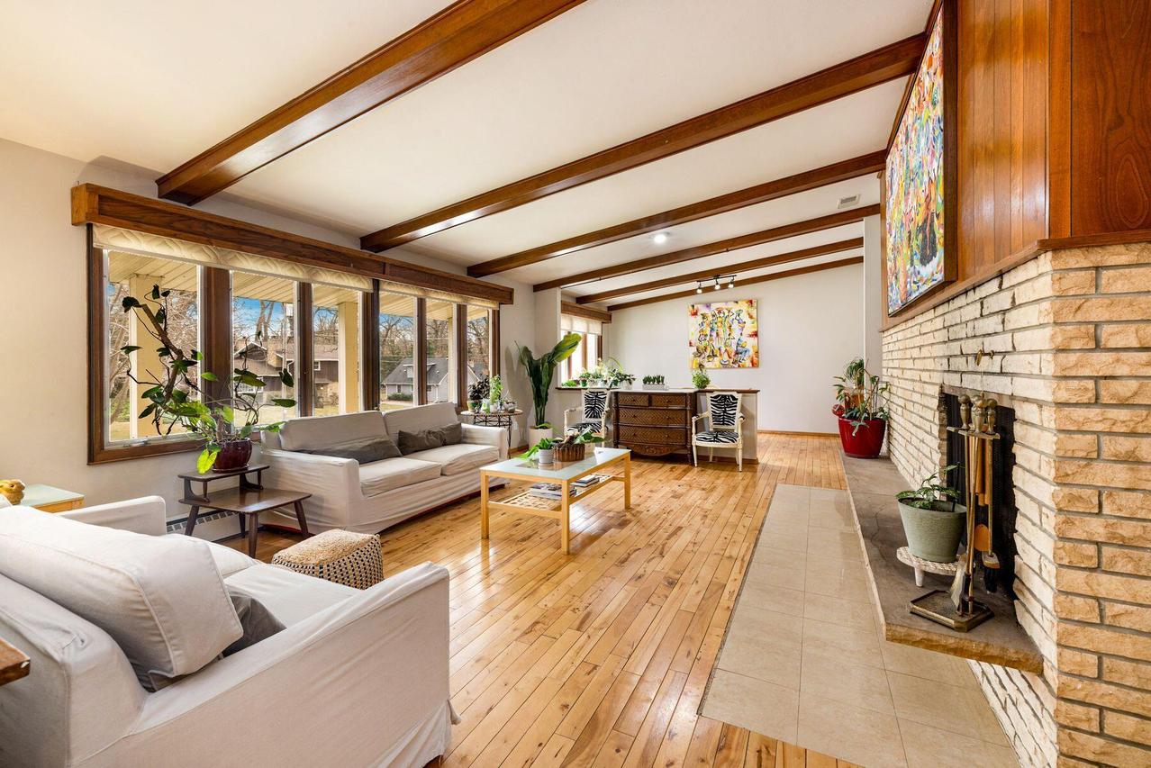 6644 Columbus Dr, Middleton, WI 53562