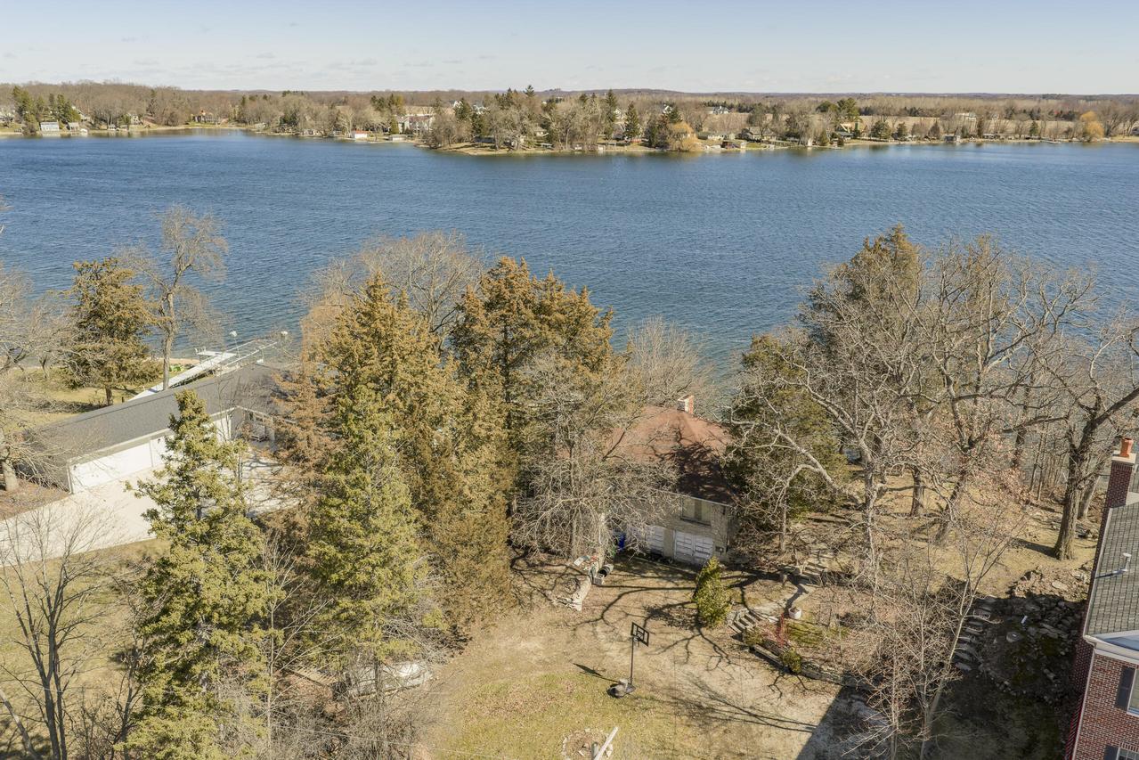 212 S Golden Lake, Summit, WI 53066