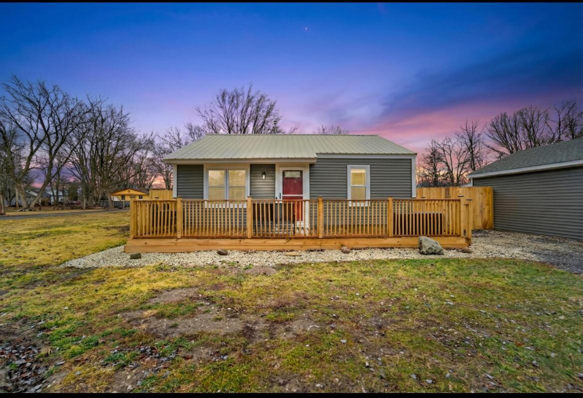 31204 71st St, Salem Lakes, WI 53168