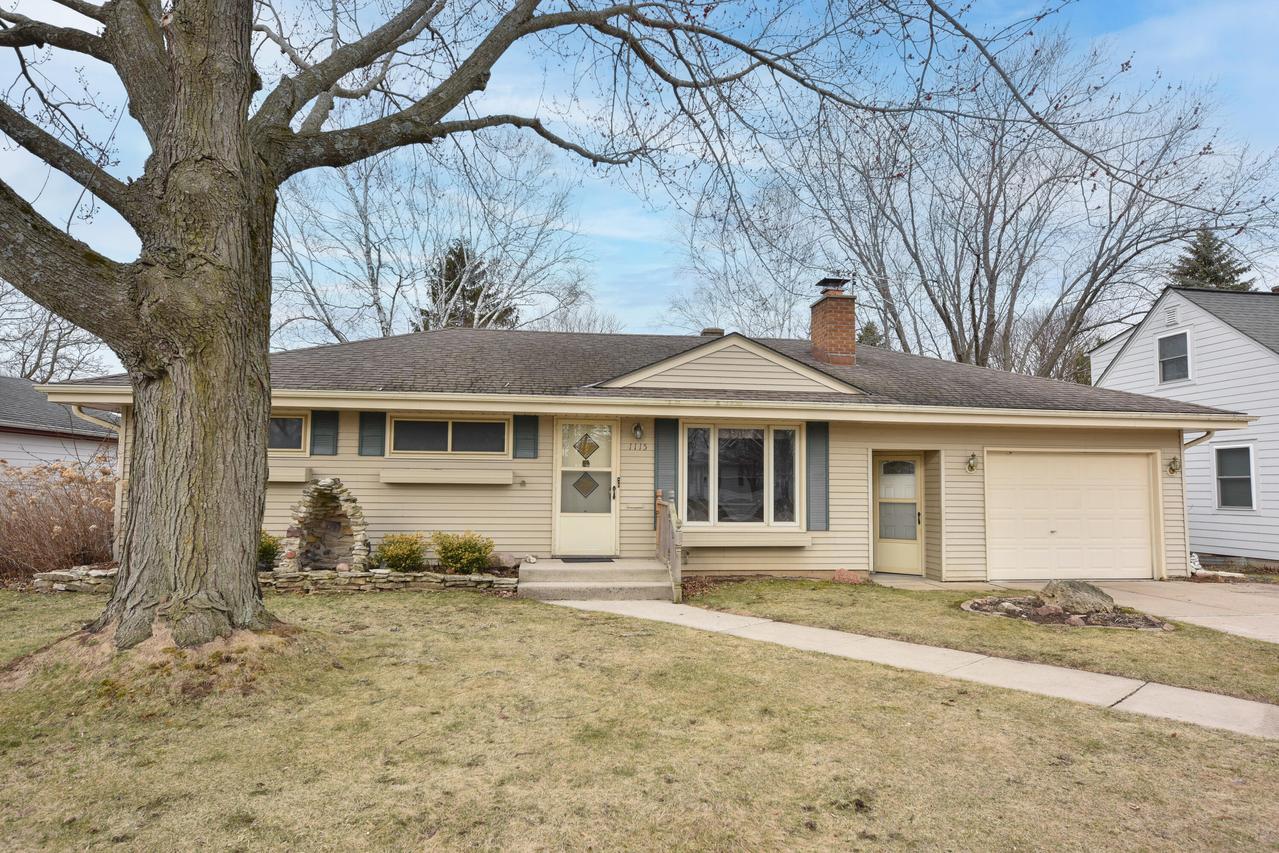 1115 2nd Ave, Grafton, WI 53024