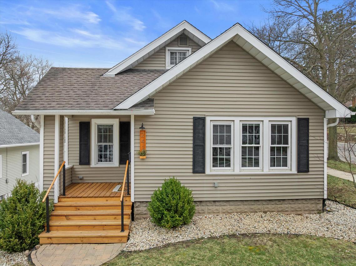 241 S Charles St, Waukesha, WI 53186