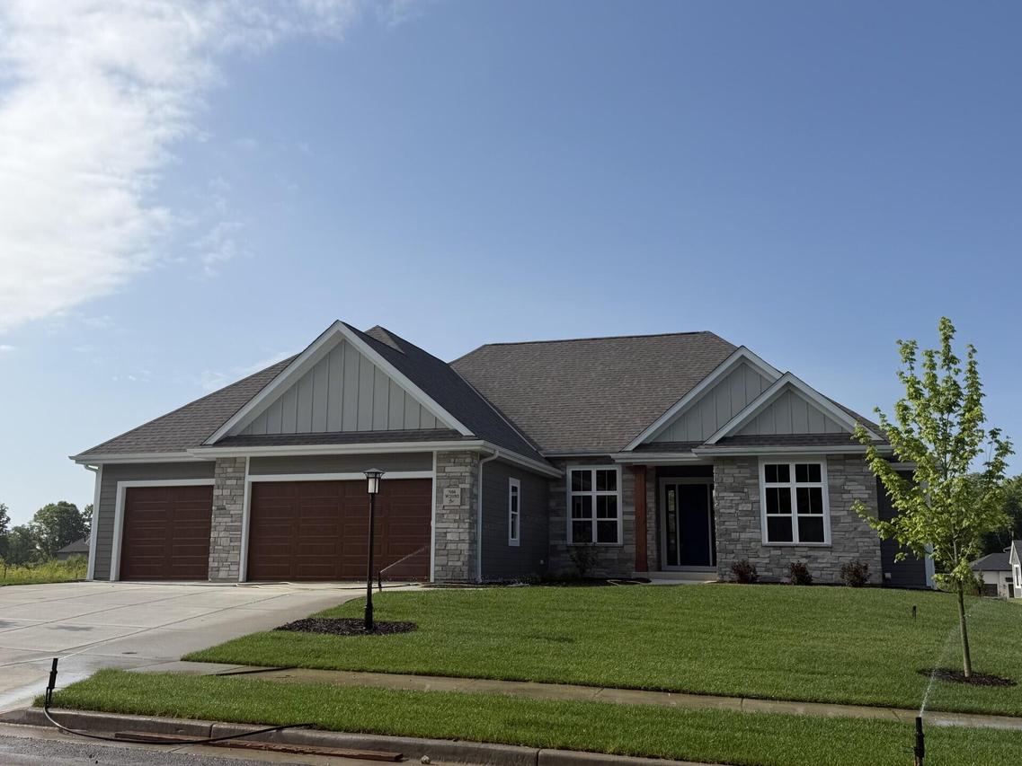 N66W21193 Sweet Clover Dr, Menomonee Falls, WI 53051