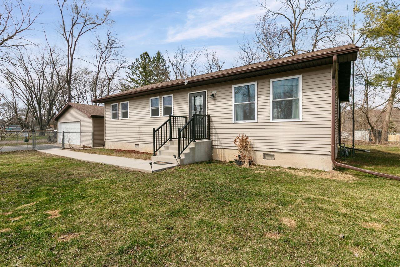 W882 Hyacinth Rd, Bloomfield, WI 53128
