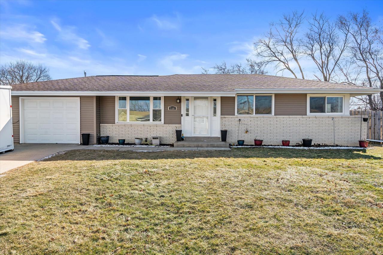 7101 W Van Norman Ave, Greenfield, WI 53220