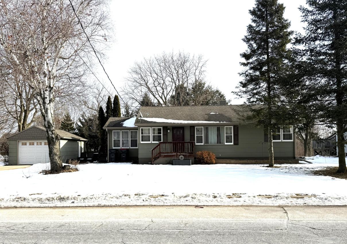 727 Palmyra St, Sullivan, WI 53178