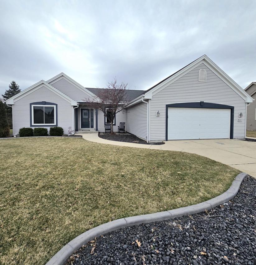 N173W20101 Crestview Dr, Jackson, WI 53037