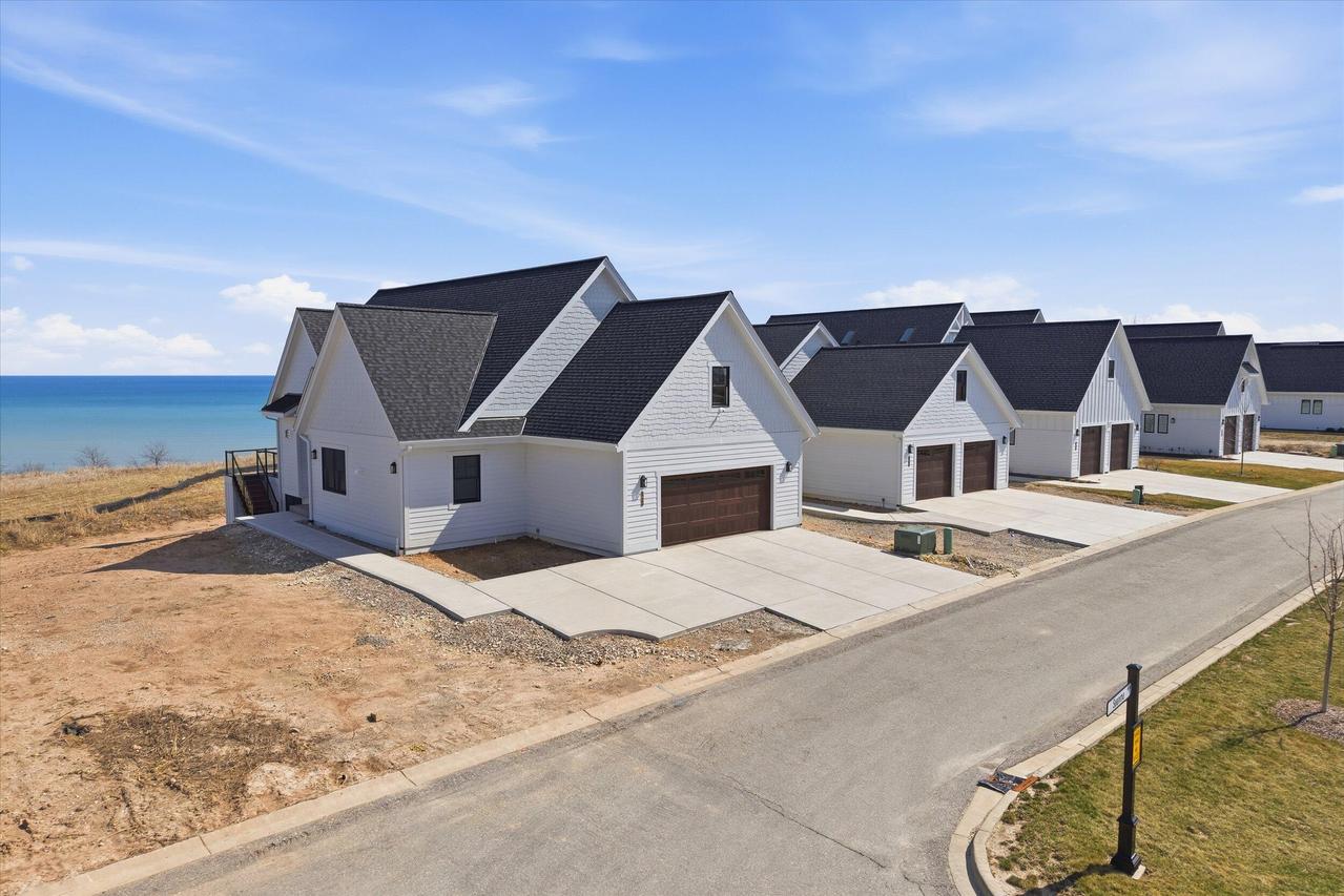 1082 Seanma Wynd -, Port Washington, WI 53074