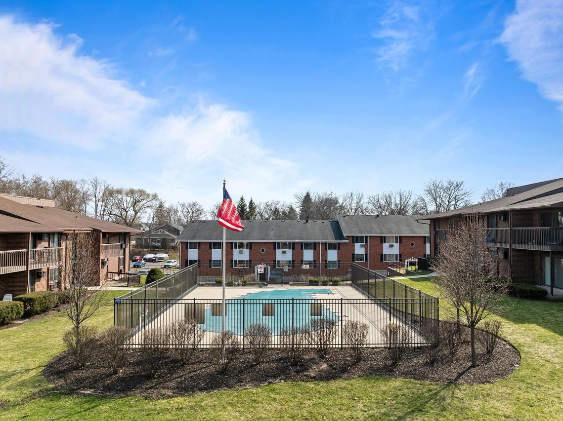 1250 Wisconsin St #207B, Lake Geneva, WI 53147