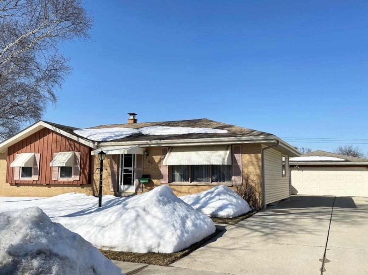 2518 W Denis Ave, Milwaukee, WI 53221