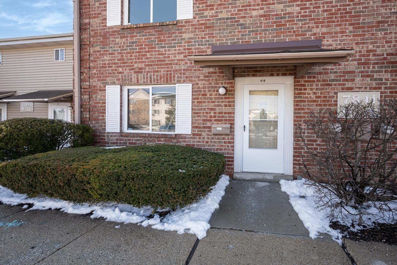 7841 N 60th St #B, Milwaukee, WI 53223