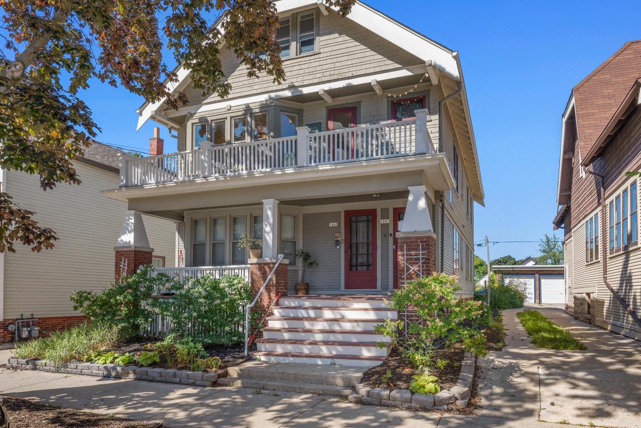 1845 N Warren Ave #1847, Milwaukee, WI 53202