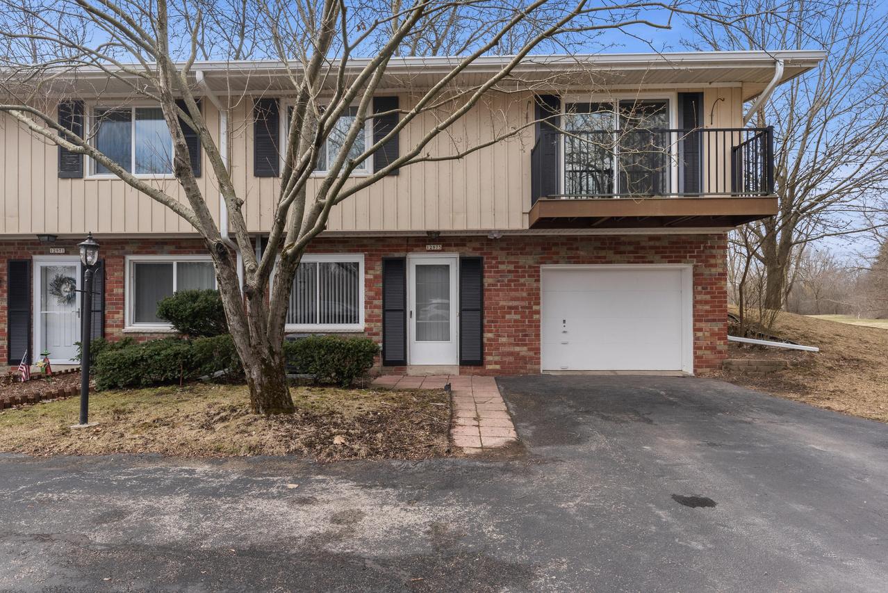 12975 N Colony Dr, Mequon, WI 53097