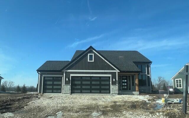 W251N2385 Valleyview Cir, Pewaukee, WI 53072