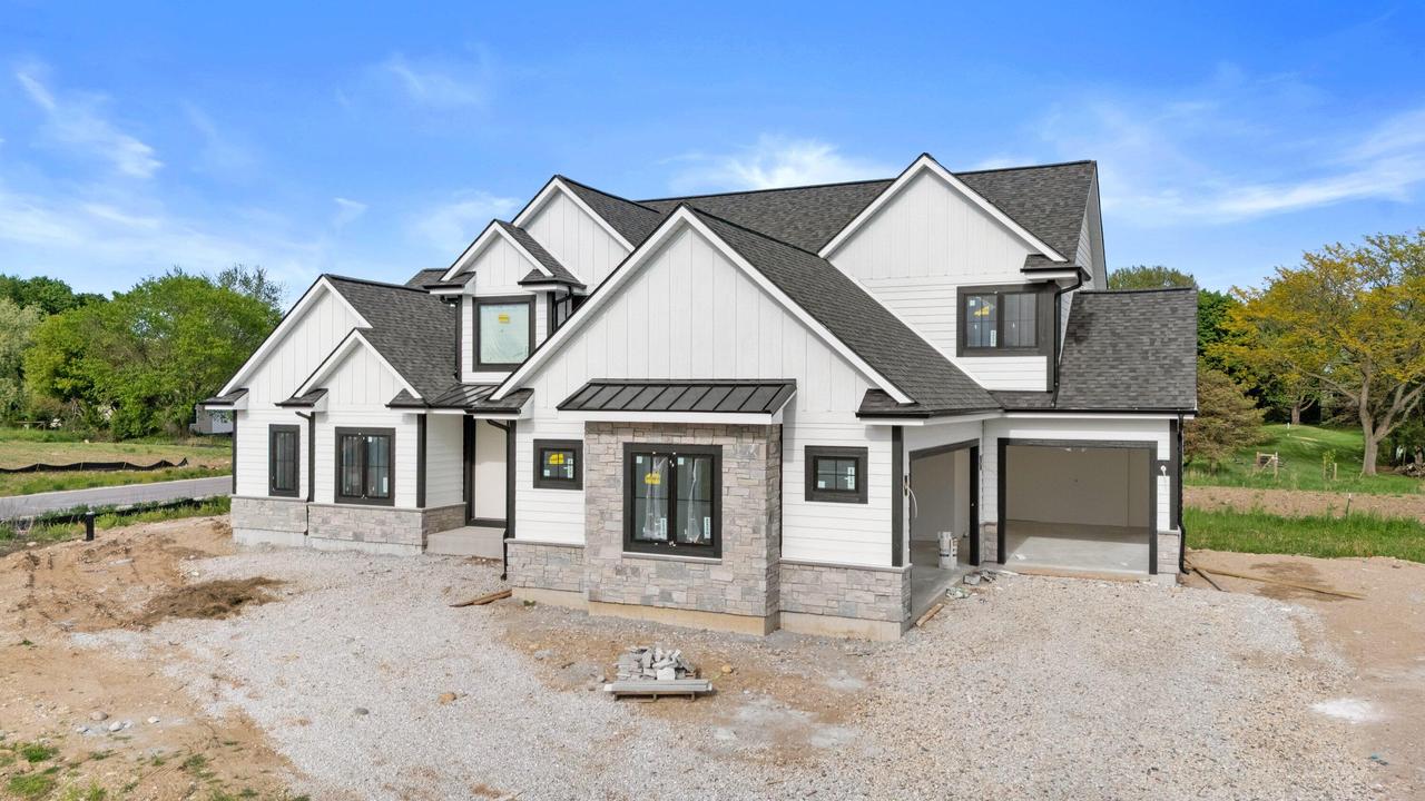 W257N5916 Autumn Way, Lisbon, WI 53089