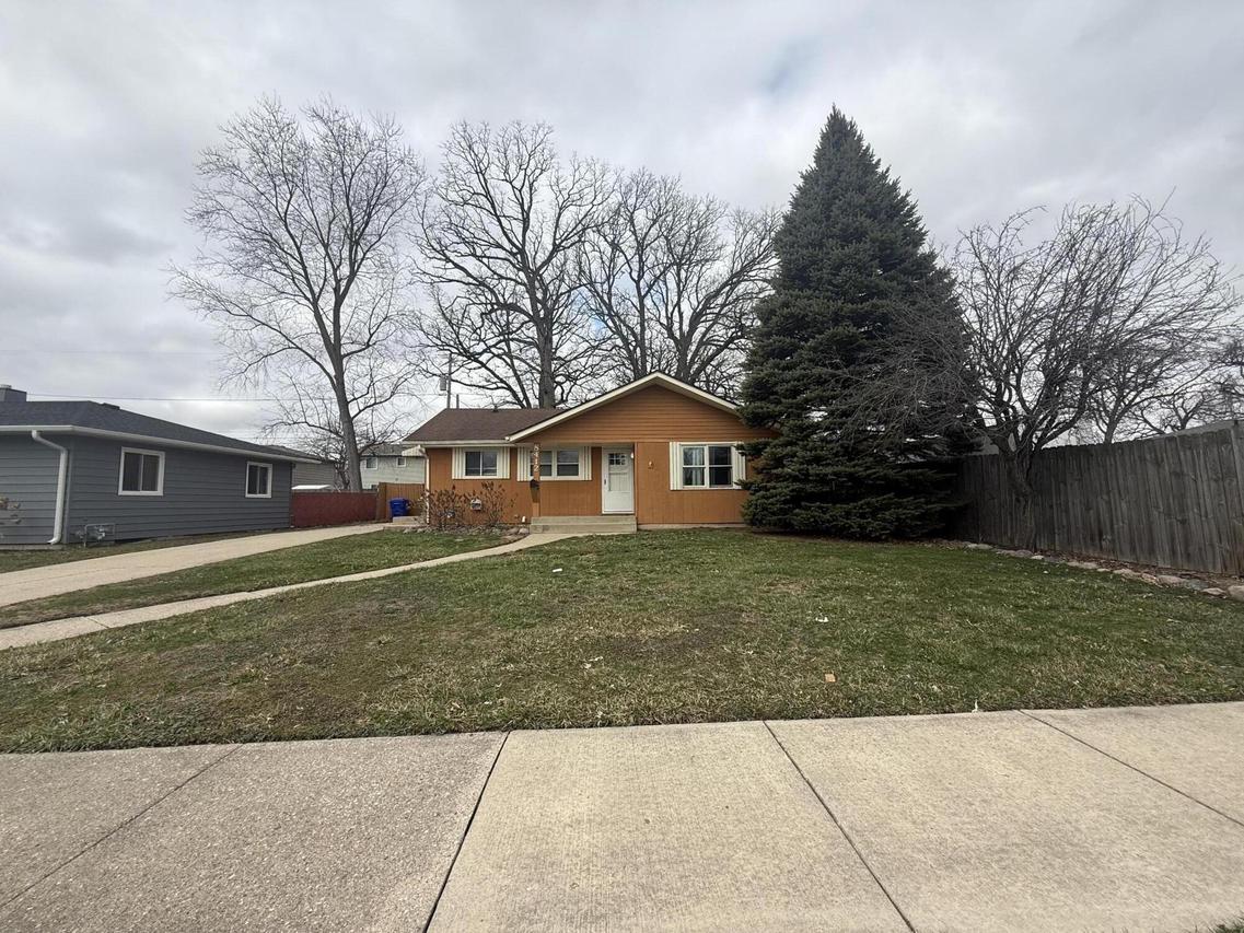 8412 21st Ave., Kenosha, WI 53143