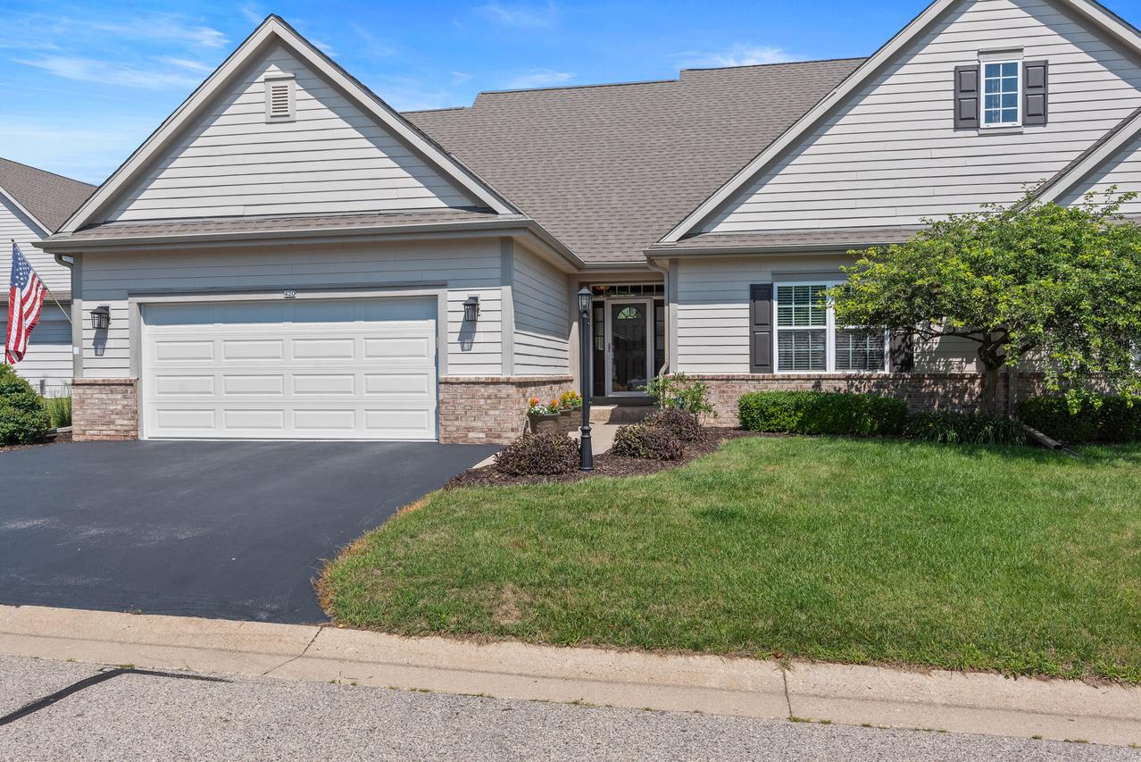 420 Cobblestone Ct, Slinger, WI 53086