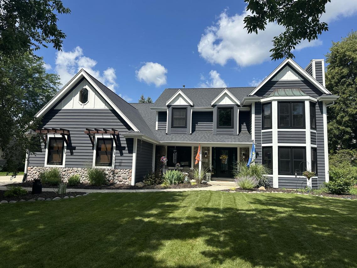 W69N411 Evergreen Blvd, Cedarburg, WI 53012