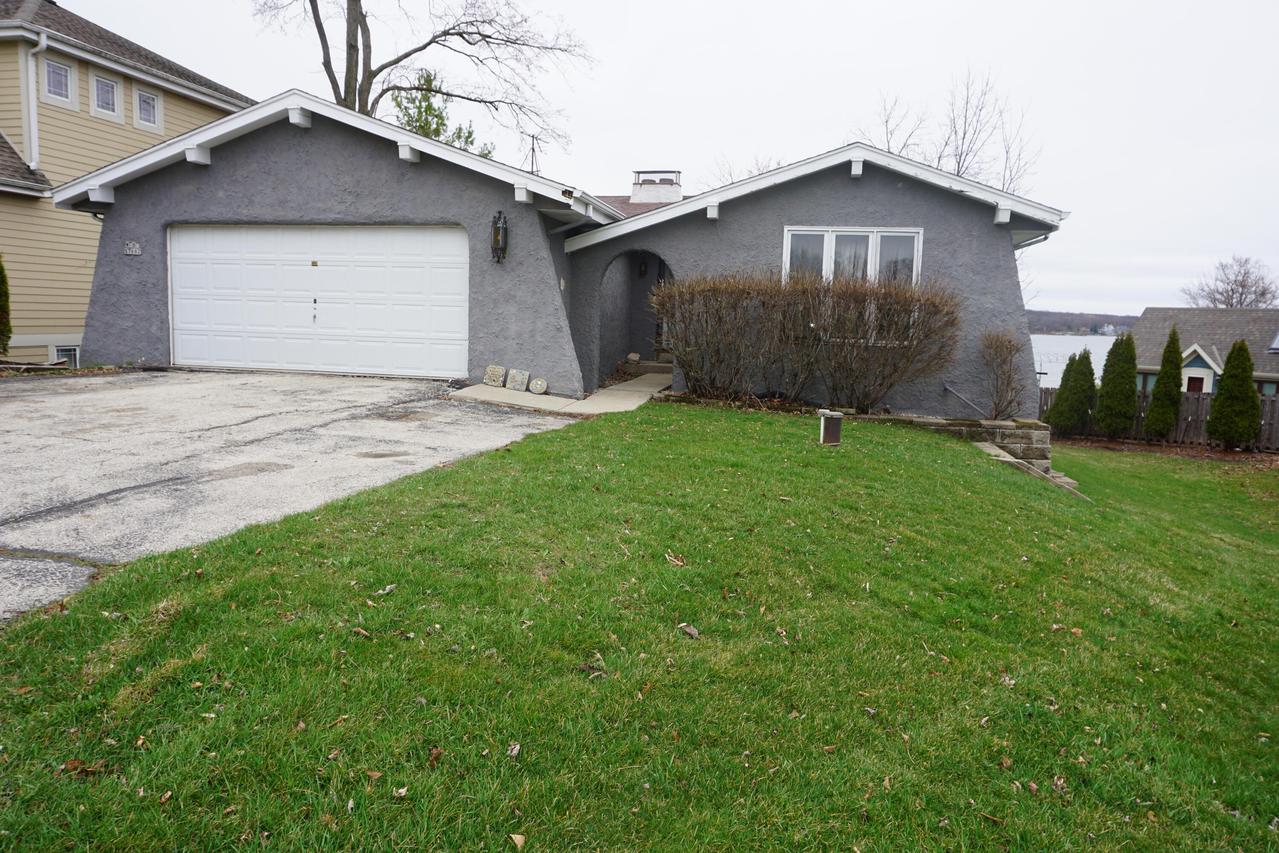 W183S7682 Kingston Dr, Muskego, WI 53150