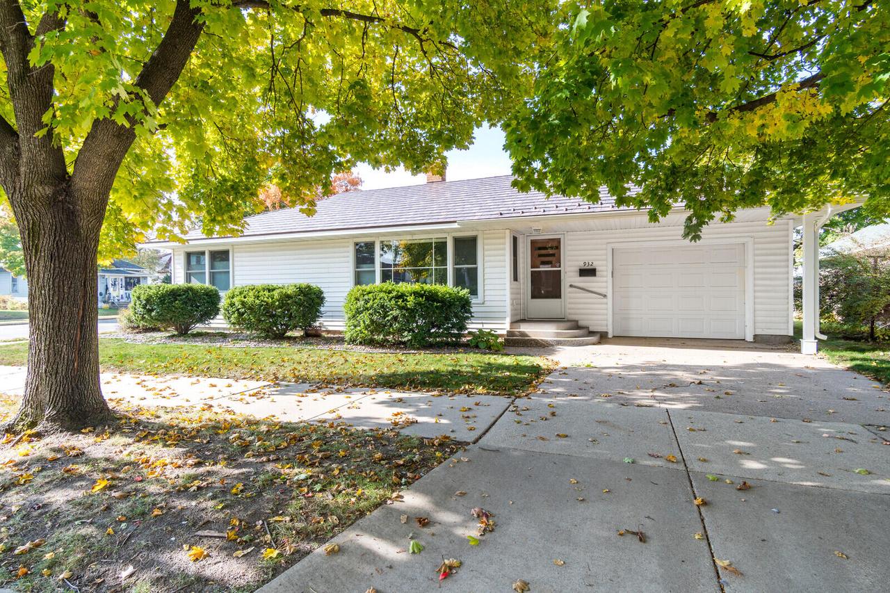 932 14th St, La Crosse, WI 54601