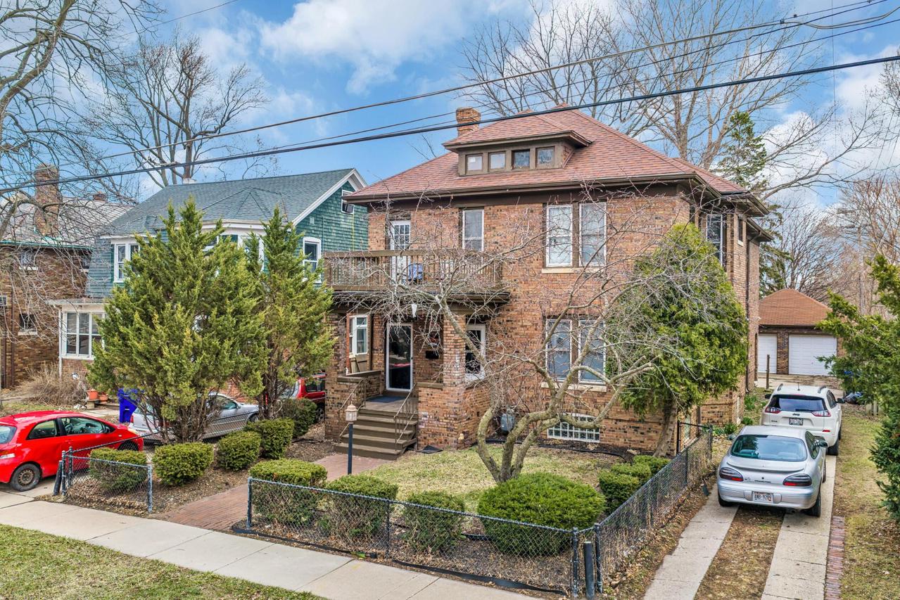 6027 18th Ave, Kenosha, WI 53143