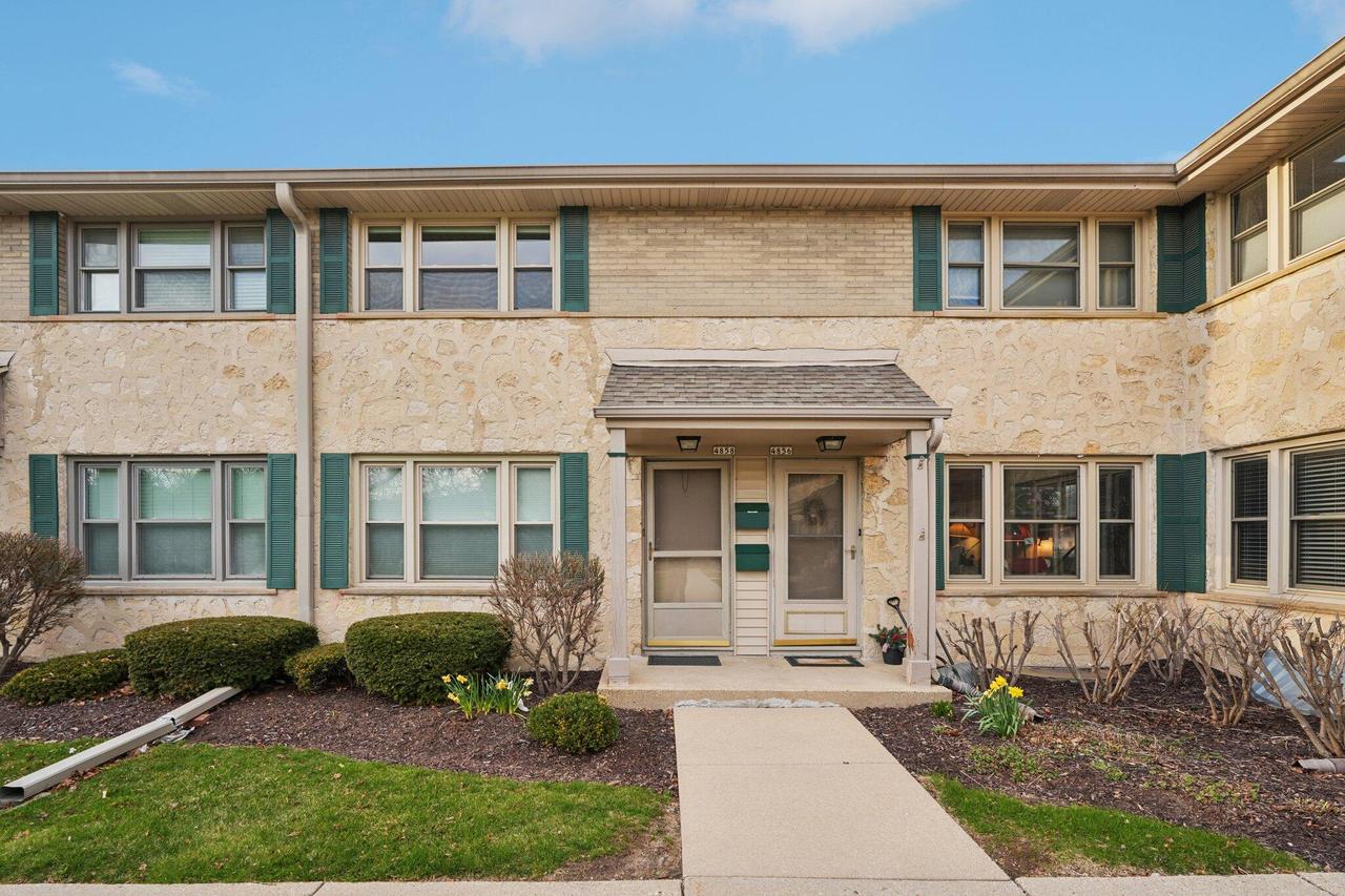 4858 N Shoreland Ave, Whitefish Bay, WI 53217
