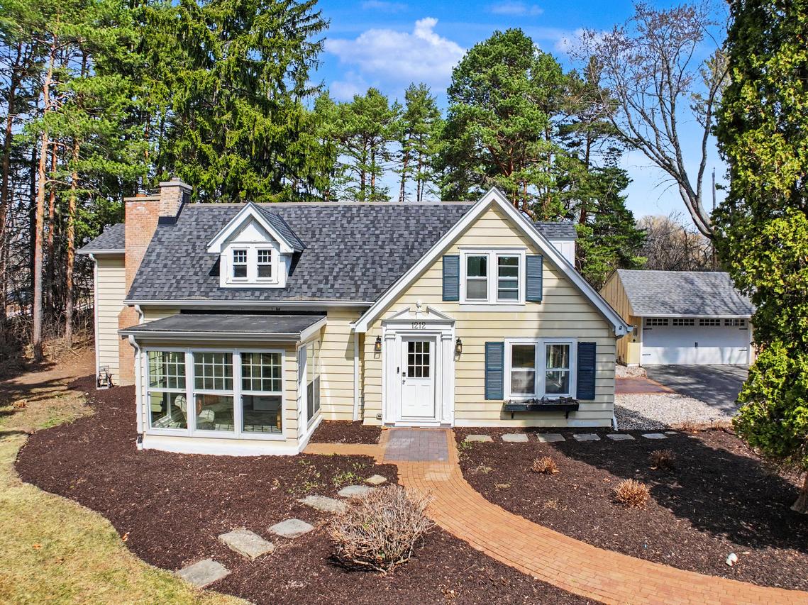 1212 E Brown Deer Rd, Bayside, WI 53217