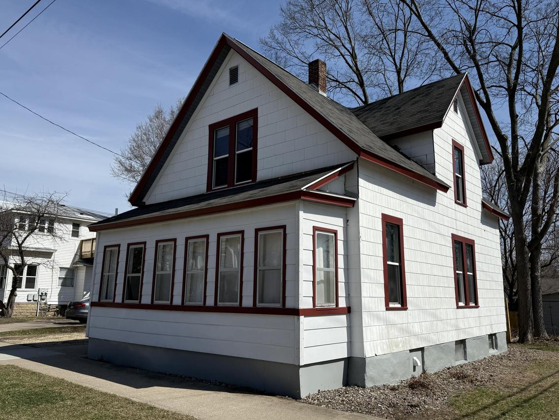 613 S 17th St #615, La Crosse, WI 54601