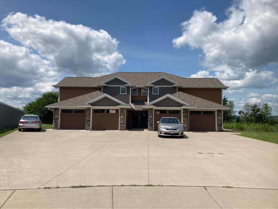 3808 W Sunnyside Dr, La Crosse, WI 54601