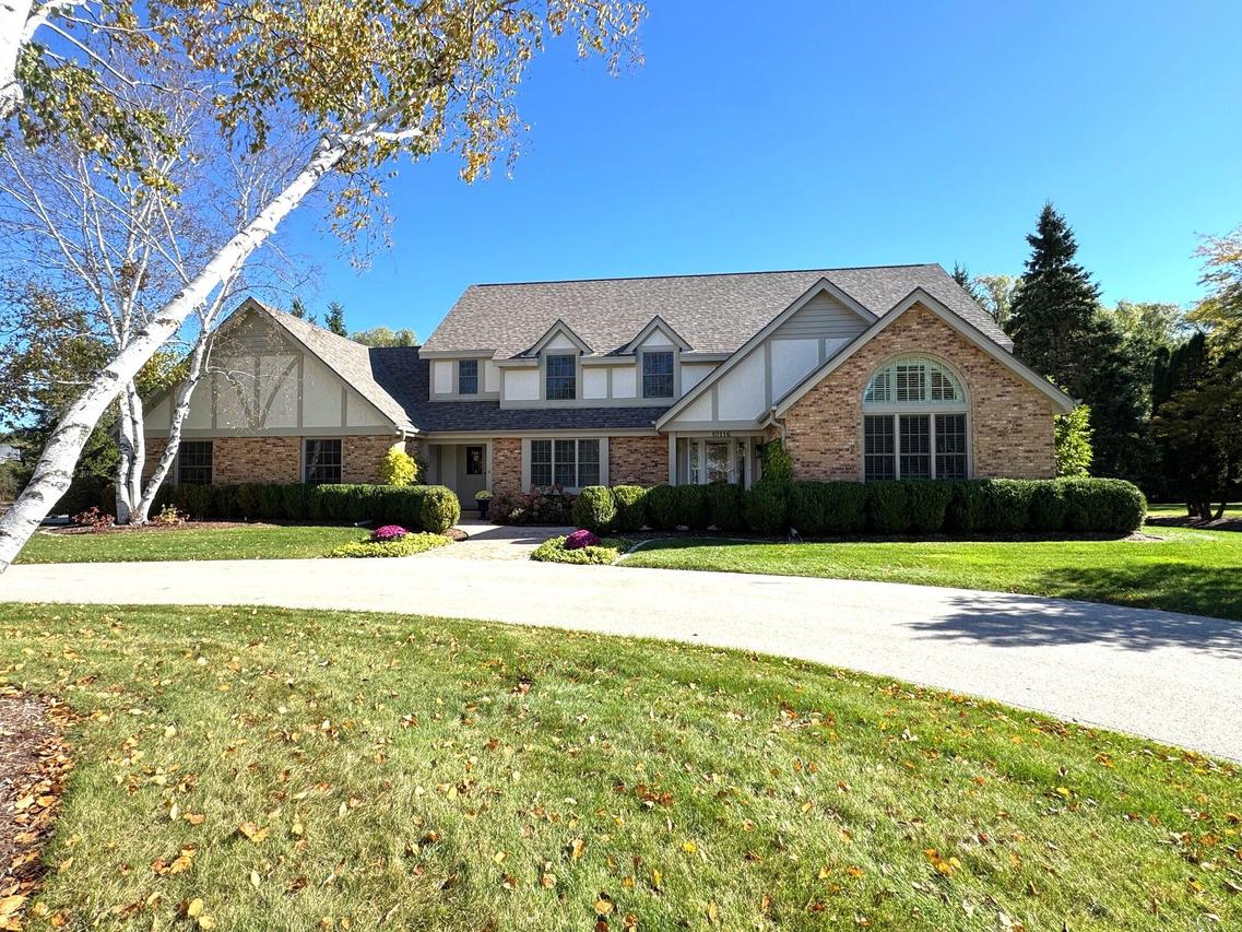 10116 N Waterleaf Dr, Mequon, WI 53092