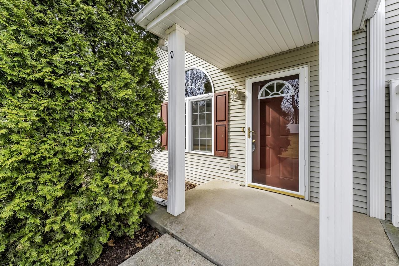 2781 Edwards St #D, East Troy, WI 53120