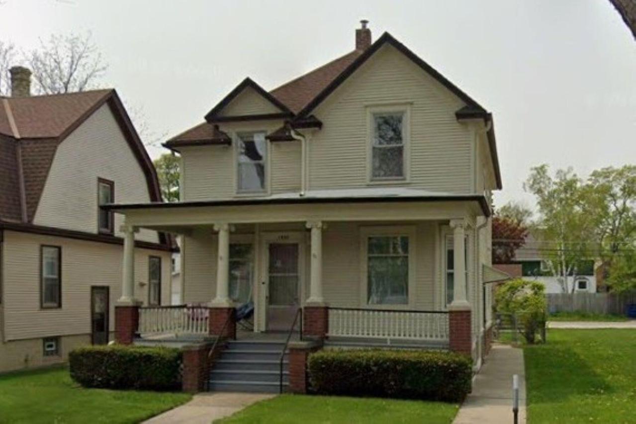 1536 Holmes Ave, Racine, WI 53405