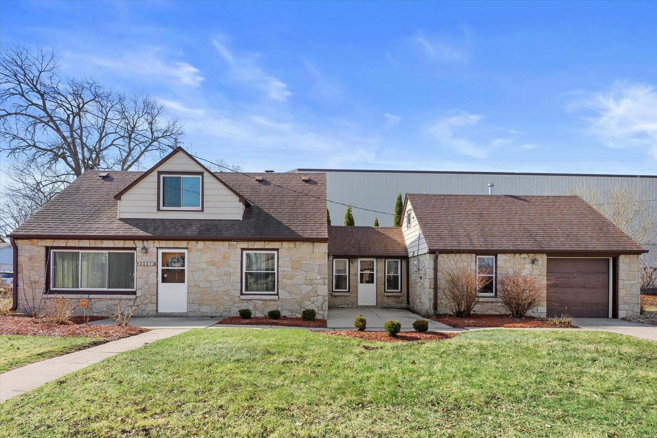 2001 W Bender Rd, Glendale, WI 53209