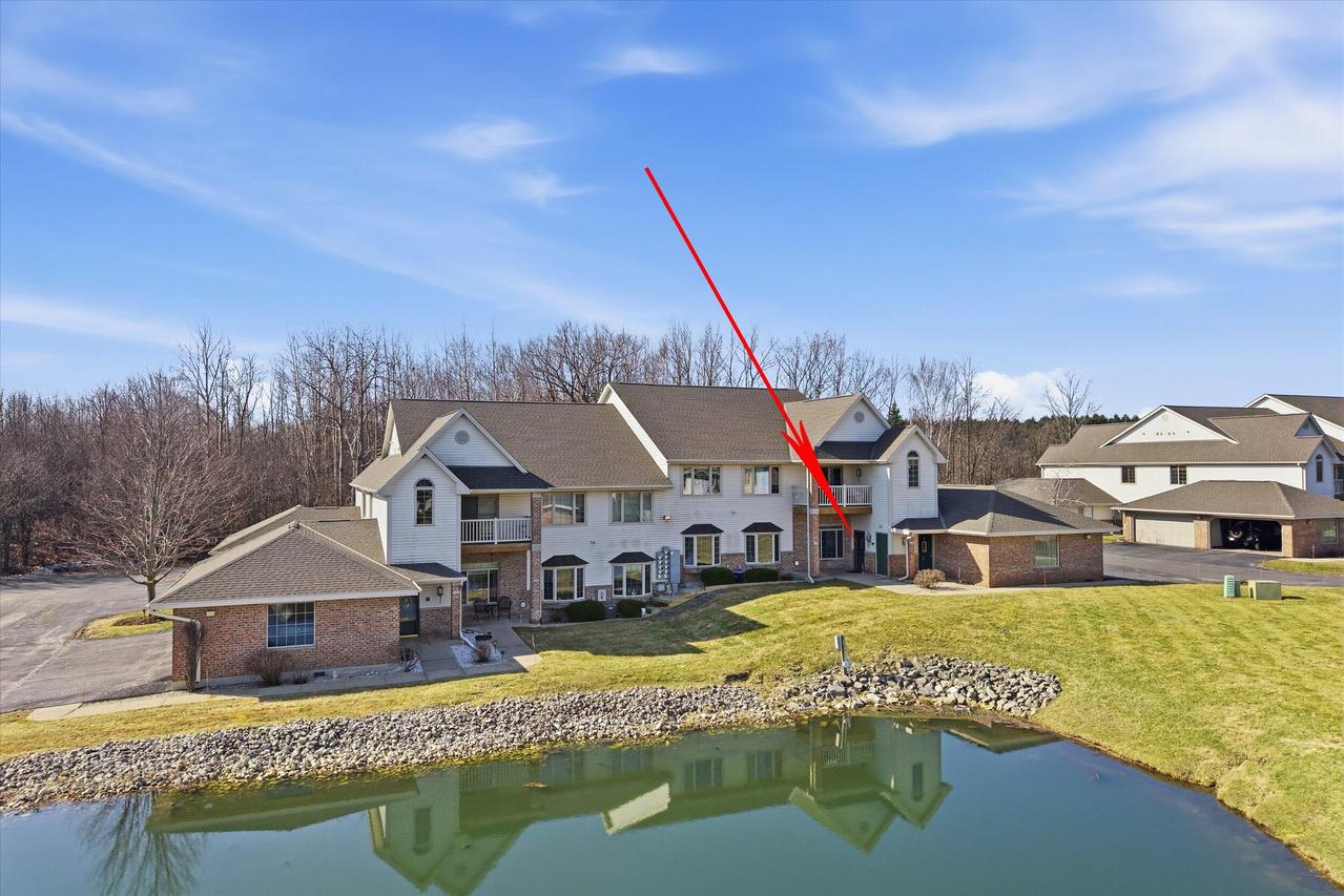 853 Cheyenne Ave #F, Grafton, WI 53024