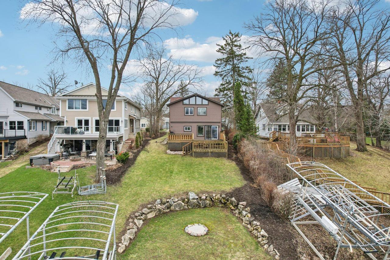 S73W17268 Lake Dr, Muskego, WI 53150