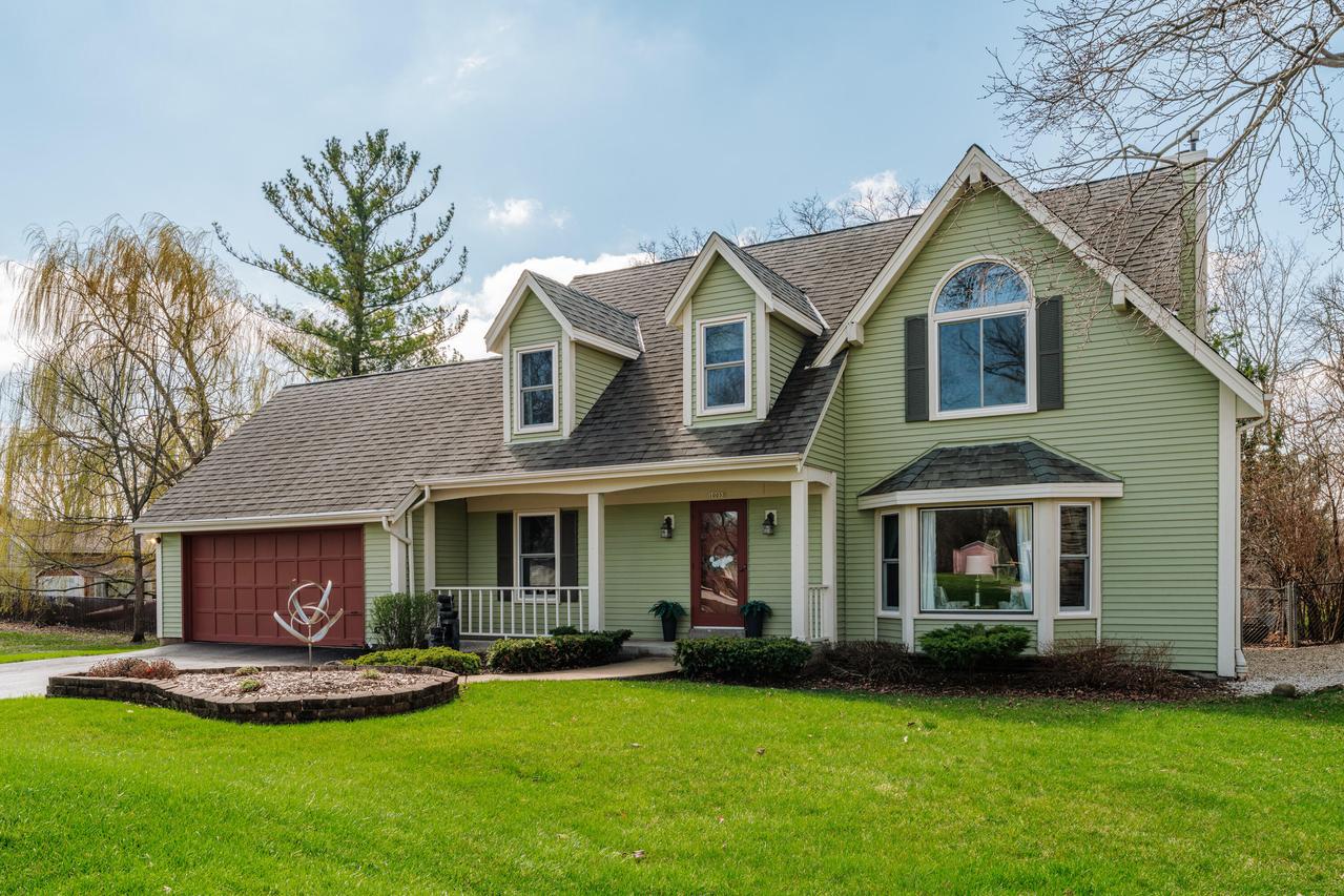 10033 W Ruby Ave, Wauwatosa, WI 53225