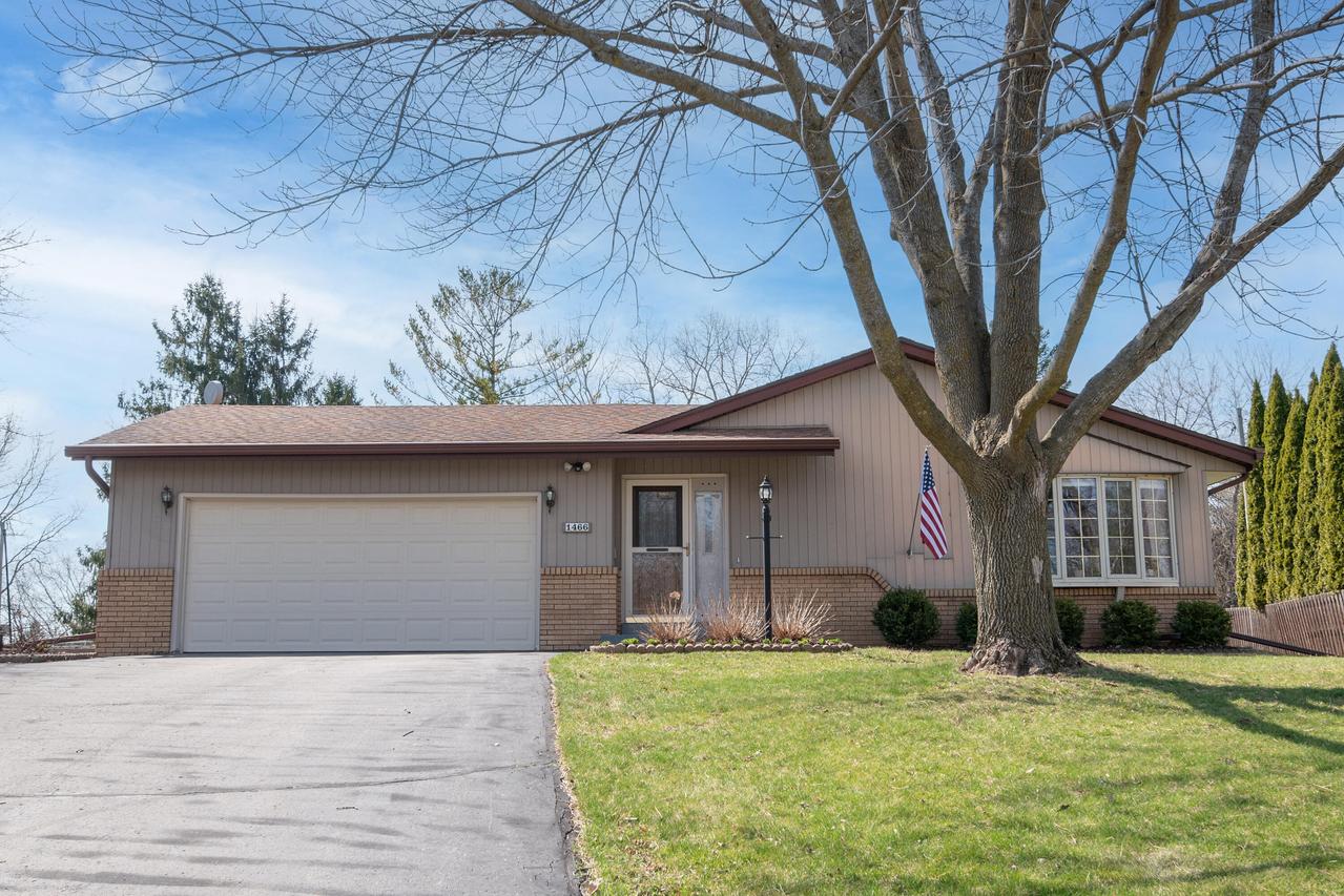 1466 Scenic Dr, Richfield, WI 53033