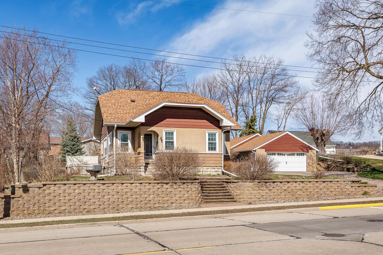 1011 Main St, Onalaska, WI 54650