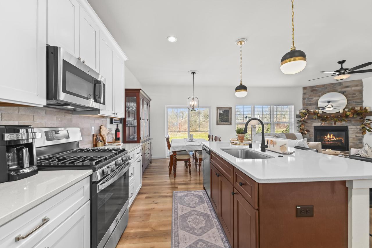 N118W7360 Fairway Ln, Cedarburg, WI 53012