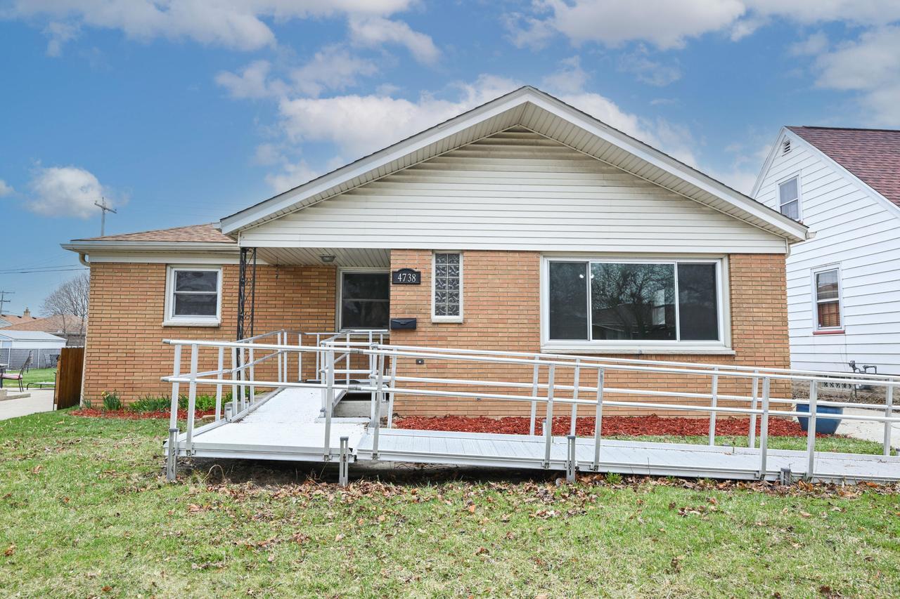 4738 S 26th St, Milwaukee, WI 53221