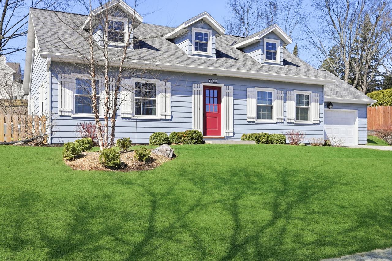 1028 S 7th Ave, West Bend, WI 53095