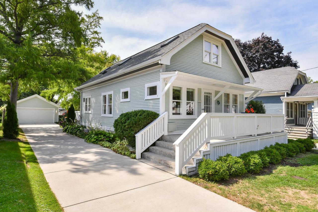 7031 St James St, Wauwatosa, WI 53213