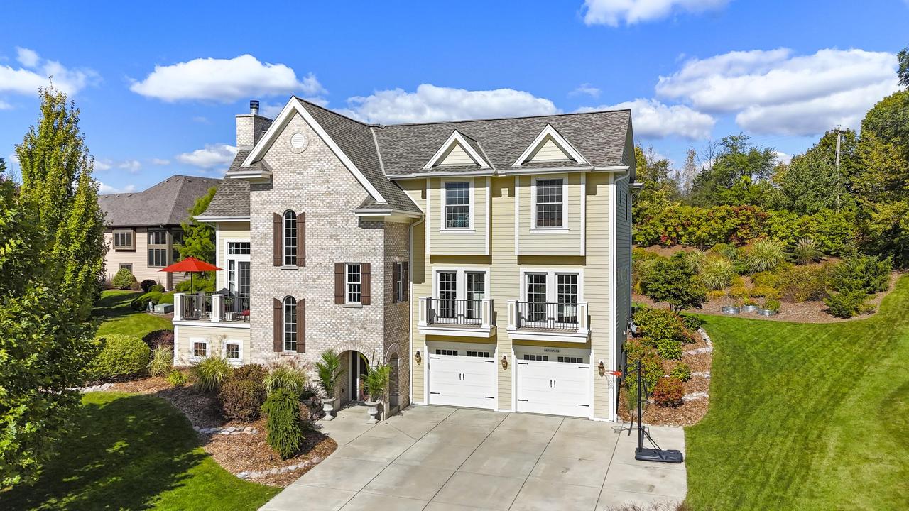 S67W17672 Copper Oaks Ct, Muskego, WI 53150