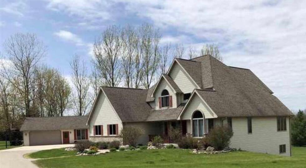 N2086 N River Rd, Auburn, WI 53010