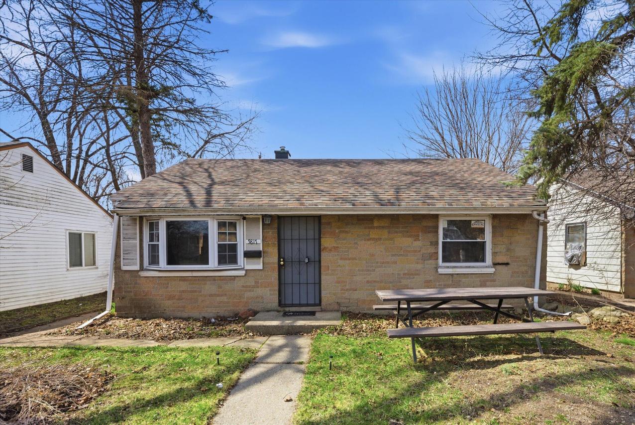 5817 N Teutonia Ave., Milwaukee, WI 53209