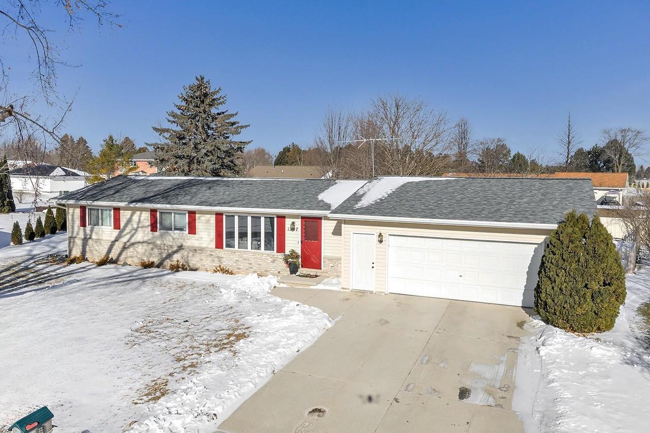 1207 Sunrise Ct, Kewaunee, WI 54216