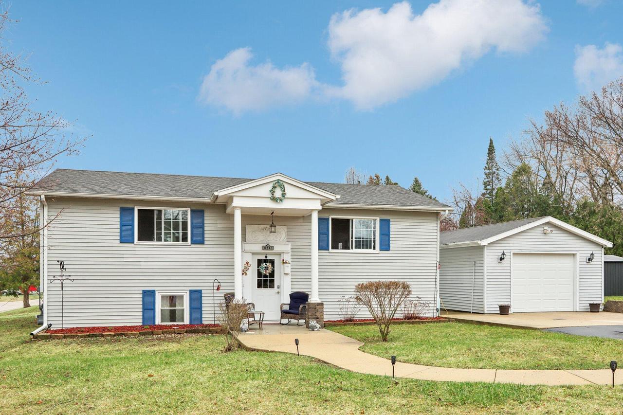 6241 237th Ave, Paddock Lake, WI 53168