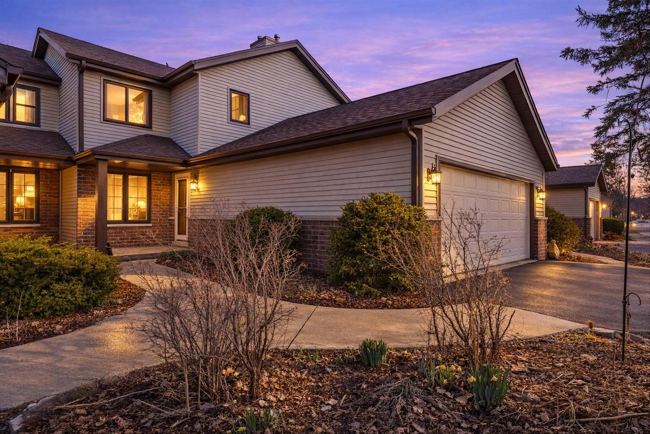 8107 S Legend Dr, Franklin, WI 53132