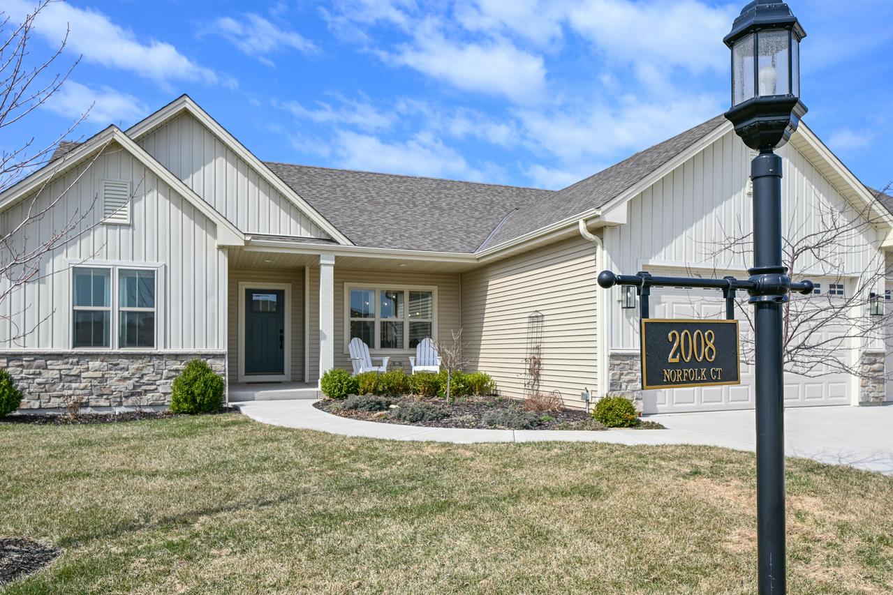 2008 Norfolk Ct, Union Grove, WI 53182