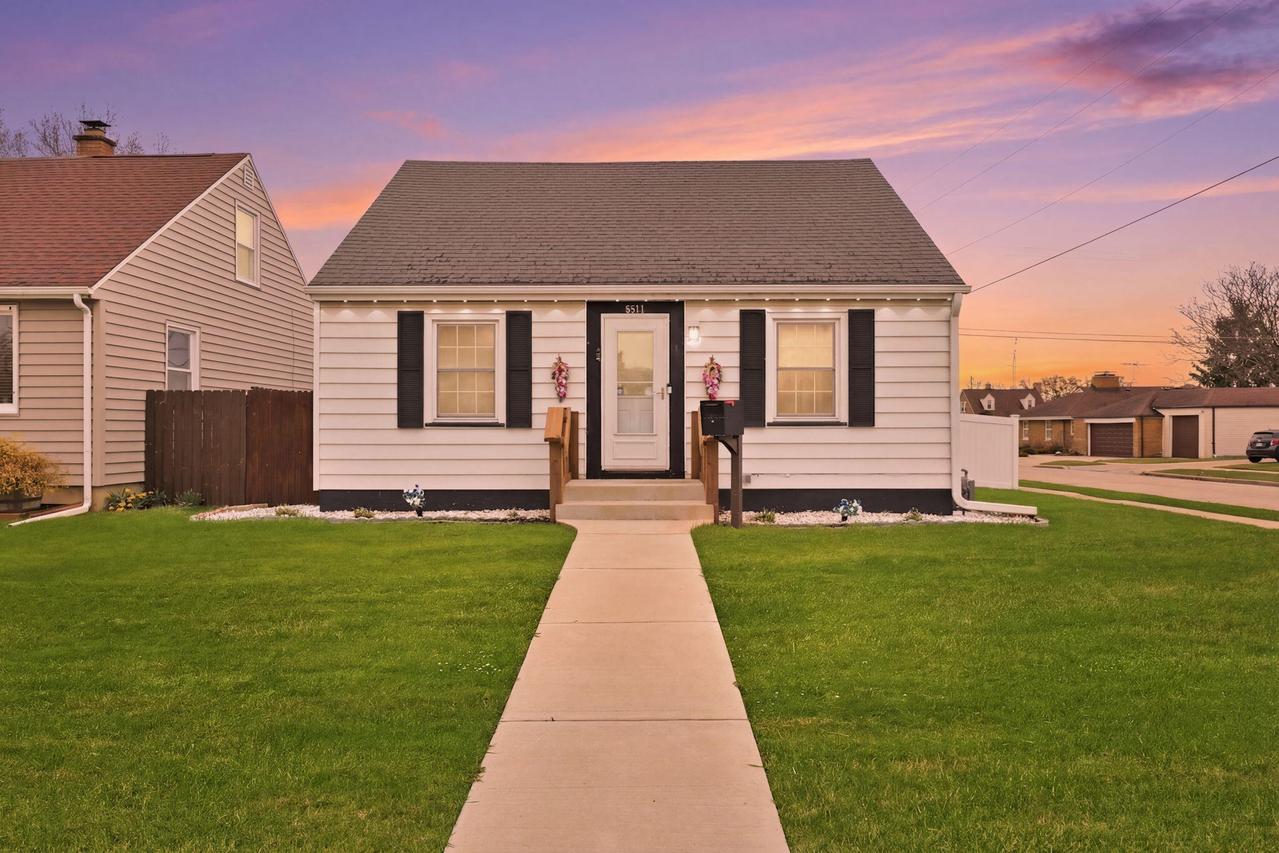 5811 39th Ave, Kenosha, WI 53144